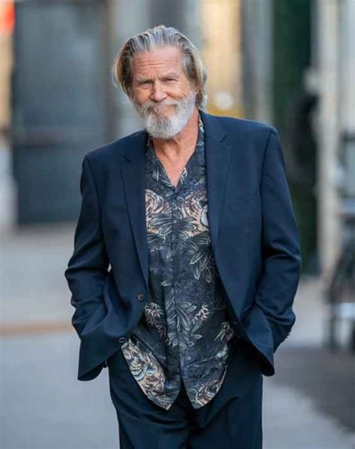 The Shocking Way Jeff Bridges Discovered His Foot-Long Tumor